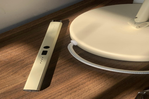 占卜師的工具箱-示範如何使用電子點火器